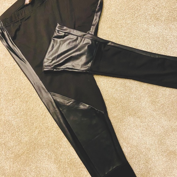 Black Legging with Leather Patches - Picture 1 of 3